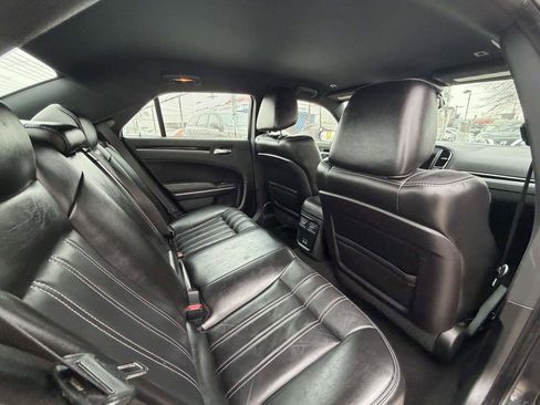 Used 2019 Chrysler 300 S image 24