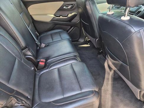 Used 2022 Chevrolet Traverse LS FWD image 19