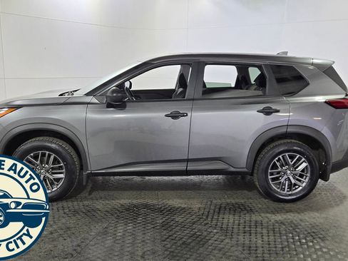 Used 2021 Nissan Rogue S AWD/4WD image 4