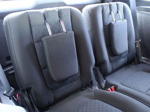 Used 2014 Ford Explorer XLT image 18