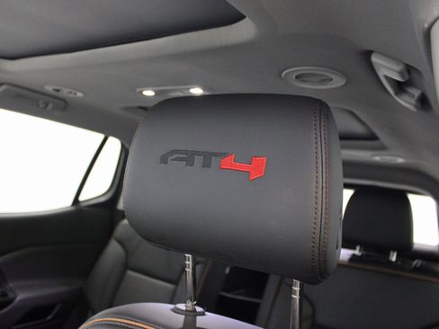 Used 2023 GMC Acadia AT4 image 19