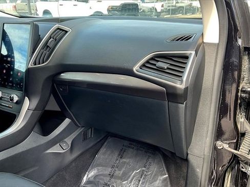 Used 2024 Ford Edge SEL image 16