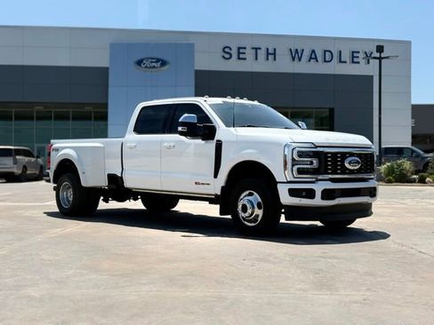 Certified 2025 Ford F350 Platinum AWD/4WD image 1