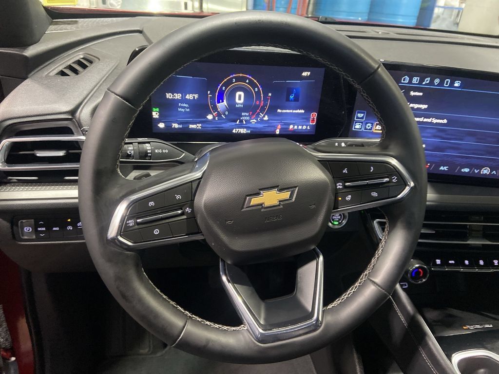 Certified 2025 Chevrolet Traverse LT AWD/4WD image 11