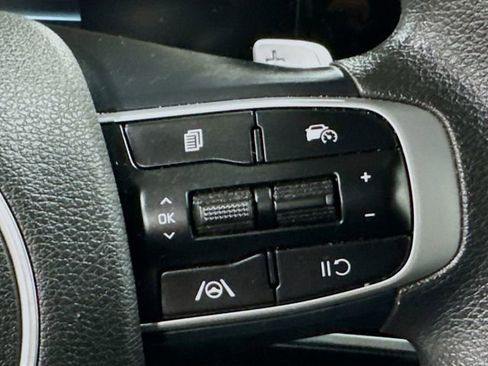 Used 2023 Kia Sportage LX image 17