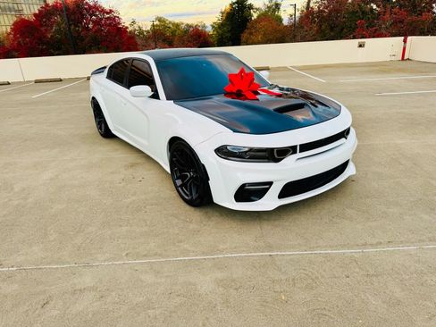 Used 2017 Dodge Charger R/T image 22