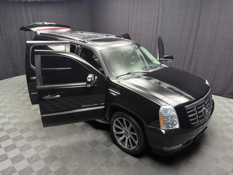 Used 2013 Cadillac Escalade ESV Luxury AWD/4WD image 21