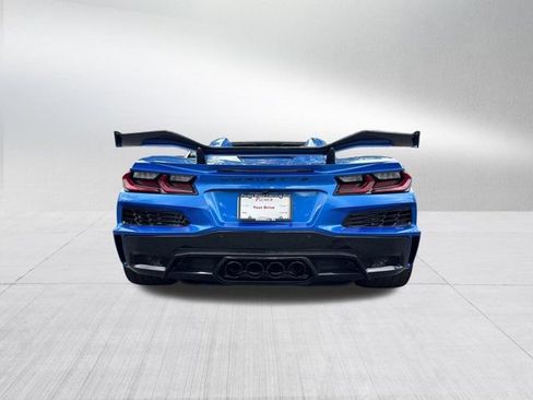 Used 2024 Chevrolet Corvette Z06 w/ Z07 Performance Package RWD image 7