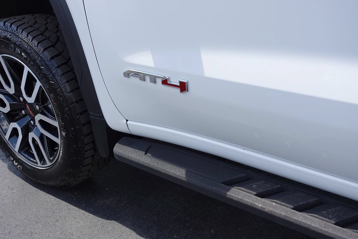 Used 2024 GMC Sierra 1500 AT4 w/ Technology Package AWD/4WD image 15