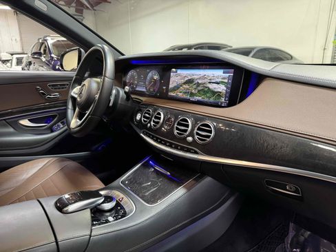 Used 2018 Mercedes-Benz S 560 Sedan image 28
