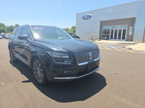 Used 2022 Lincoln Nautilus Reserve AWD/4WD image 7