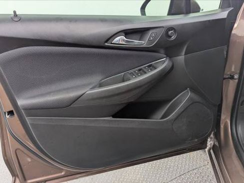 Used 2019 Chevrolet Cruze LS w/ LS Convenience Package FWD image 13