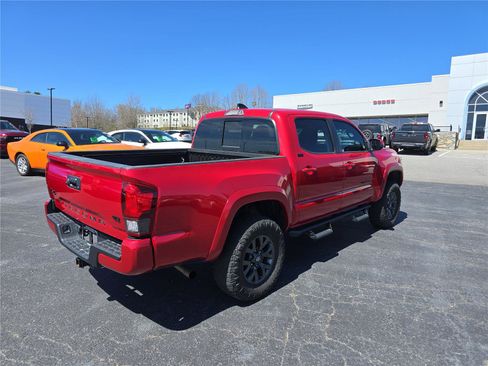 Used 2023 Toyota Tacoma SR5 w/ Technology Package image 3