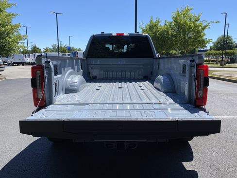 Used 2025 Ford F450 Platinum w/ FX4 Off-Road Package AWD/4WD image 11