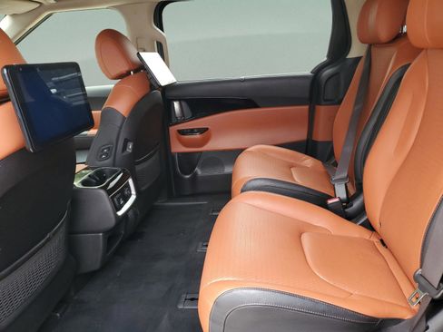 Used 2022 Kia Carnival SX Prestige image 6