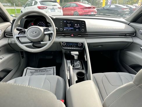 Used 2023 Hyundai Elantra SEL w/ Cargo Package image 13