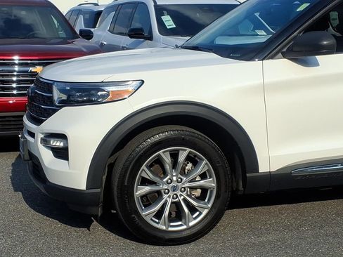 Used 2023 Ford Explorer XLT w/ Equipment Group 202A AWD/4WD image 7