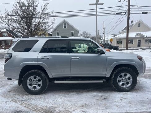 Used 2023 Toyota 4Runner SR5 Premium w/ Moonroof Package image 7