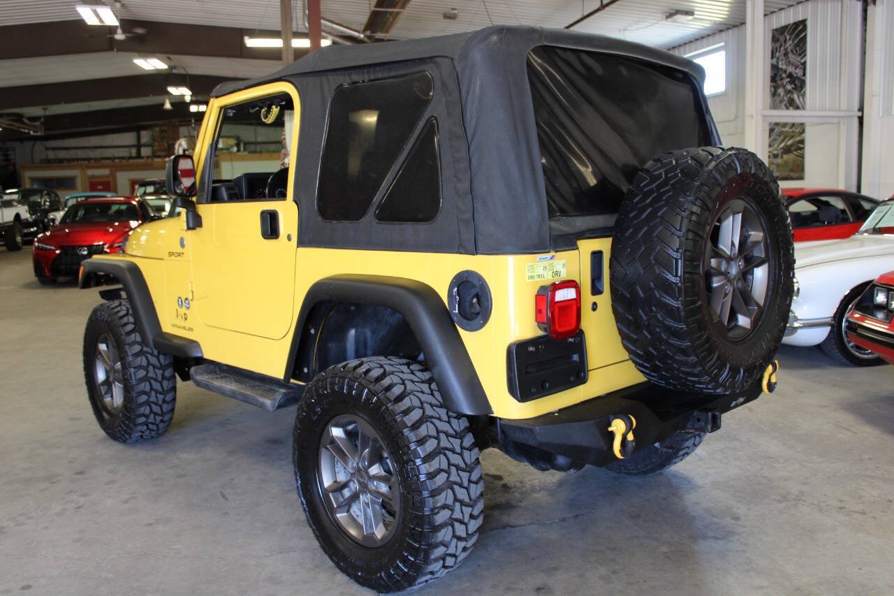 Used 2005 Jeep Wrangler Sport w/ 30" Tire & Wheel Group AWD/4WD image 4