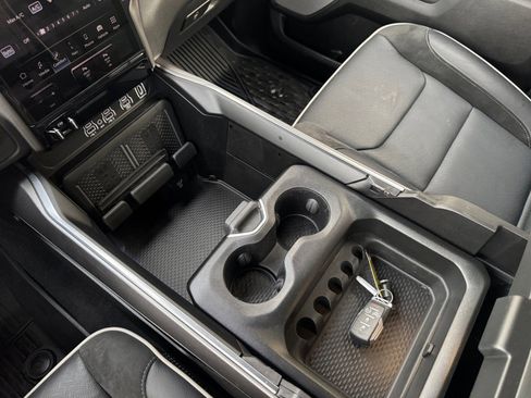 Used 2025 RAM 1500 Laramie w/ Night Edition image 29