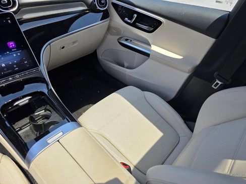 Certified 2025 Mercedes-Benz GLC 300 image 29