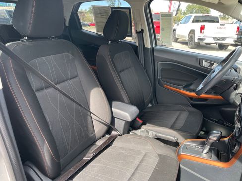 Used 2021 Ford EcoSport SE w/ SE Convenience Package image 28
