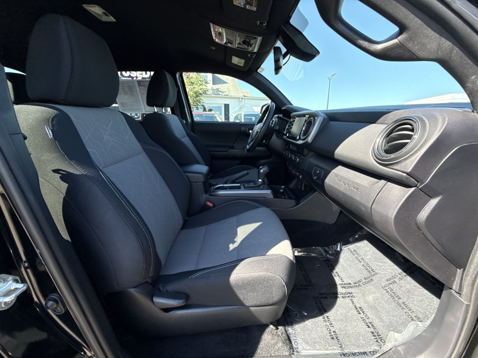 Used 2021 Toyota Tacoma TRD Off-Road w/ Technology Package AWD/4WD image 26
