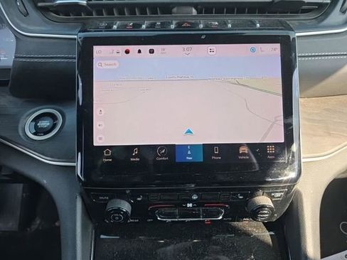 Used 2022 Jeep Grand Cherokee L Limited image 17