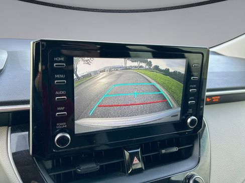 Used 2020 Toyota Corolla LE FWD image 23