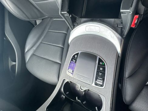 Used 2022 Mercedes-Benz GLC 300 image 24