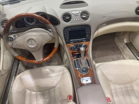 Used 2009 Mercedes-Benz SL 550 image 4
