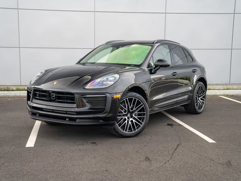 New 2026 Porsche Macan image 1