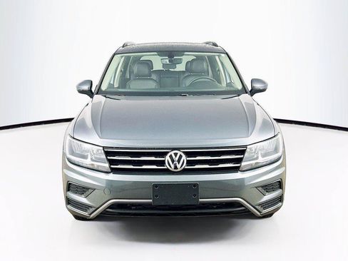 Certified 2021 Volkswagen Tiguan SE w/ Panoramic Sunroof Package AWD/4WD image 2