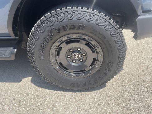 Used 2025 Ford Bronco Outer Banks w/ Sasquatch Package AWD/4WD image 33