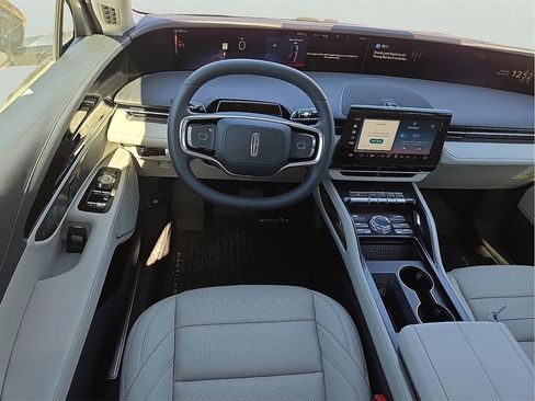 New 2026 Lincoln Nautilus Premier image 10