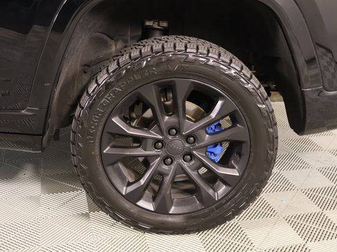 Used 2023 Jeep Grand Cherokee Overland AWD/4WD image 20