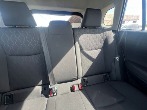 Used 2025 Toyota Corolla Cross LE image 37