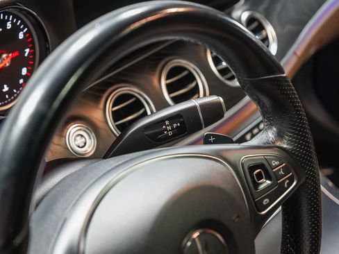 Used 2018 Mercedes-Benz E 300 image 22