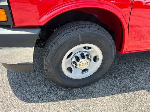 New 2026 Chevrolet Express 2500 w/ Communications Package RWD image 10