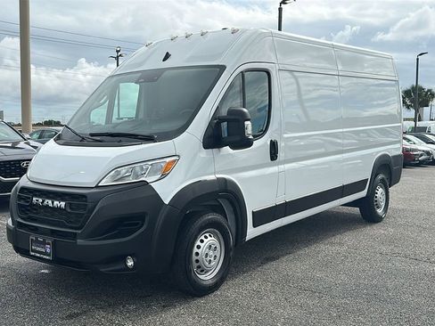 Used 2026 RAM ProMaster 2500 w/ Convenience Group FWD image 10