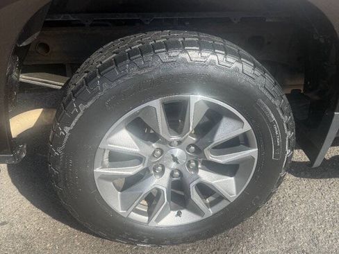 Used 2019 Chevrolet Silverado 1500 LT w/ Convenience Package AWD/4WD image 18