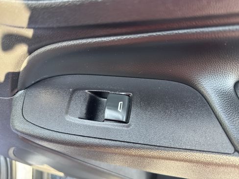 Used 2019 Chevrolet Equinox LT AWD/4WD image 18