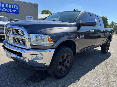 Used 2018 RAM 2500 Laramie image 2