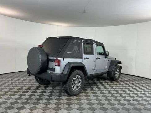 Used 2015 Jeep Wrangler Unlimited Rubicon w/ Connectivity Group AWD/4WD image 5