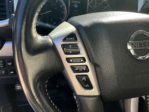 Used 2017 Nissan Titan PRO-4X image 11
