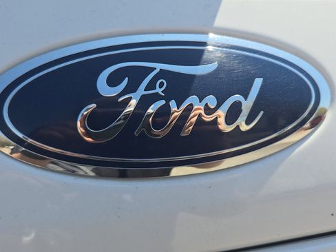 Used 2024 Ford Expedition Limited image 15