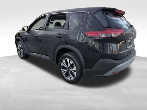 Used 2023 Nissan Rogue SV image 5