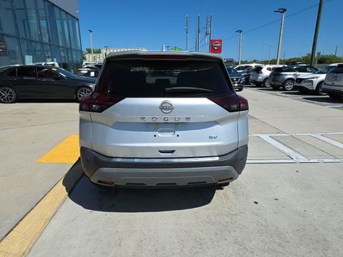 Used 2023 Nissan Rogue SV FWD image 5