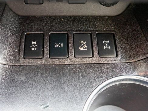 Used 2019 Toyota Highlander LE w/ Carpet Mat Package (TMS) image 26