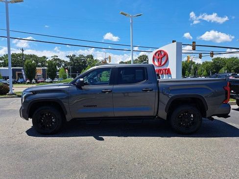 Used 2026 Toyota Tundra SR5 AWD/4WD image 12